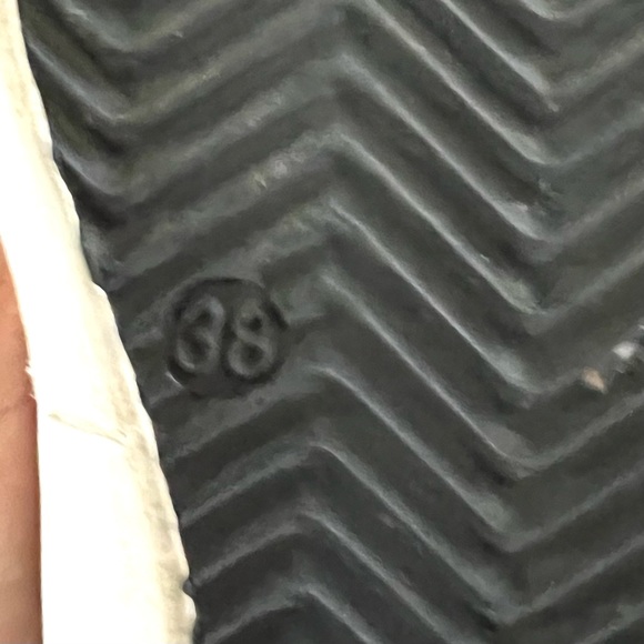 L'idea by Lori Distressed Suede/Leather Sneakers Size 38 Good Condition - Picture 9 of 11